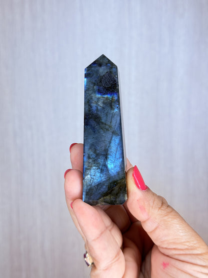 Labradorite Obelisk – Polished Feldspar Tower with Flash | Handpicked Protection & Intuition Stone - Auralis Crystals