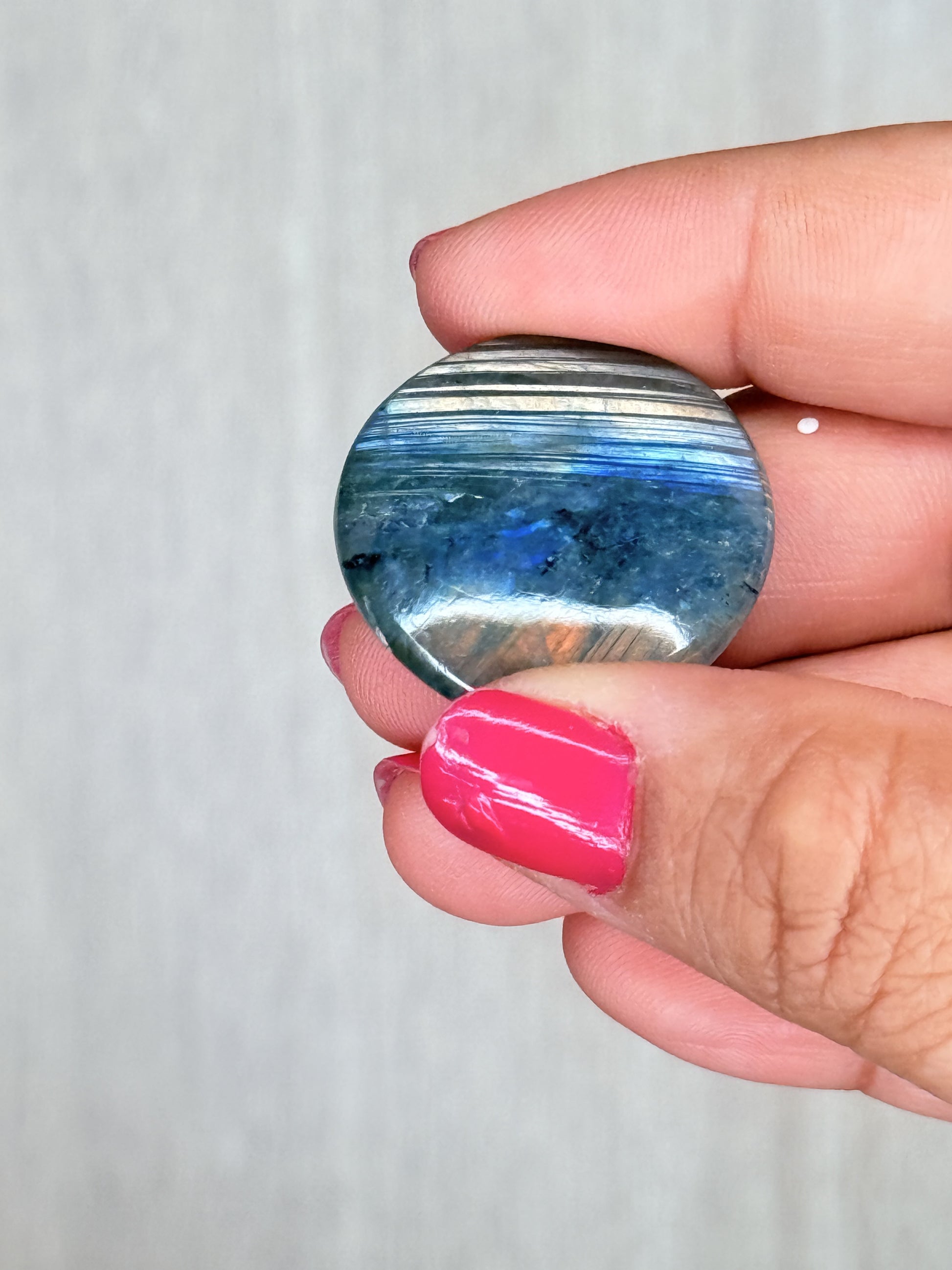 Labradorite Flatstone – Luminous Flash Palm Stone | Handpicked Protection & Intuition Crystal - Auralis Crystals