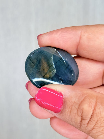 Labradorite Flatstone – Luminous Flash Palm Stone | Handpicked Protection & Intuition Crystal - Auralis Crystals