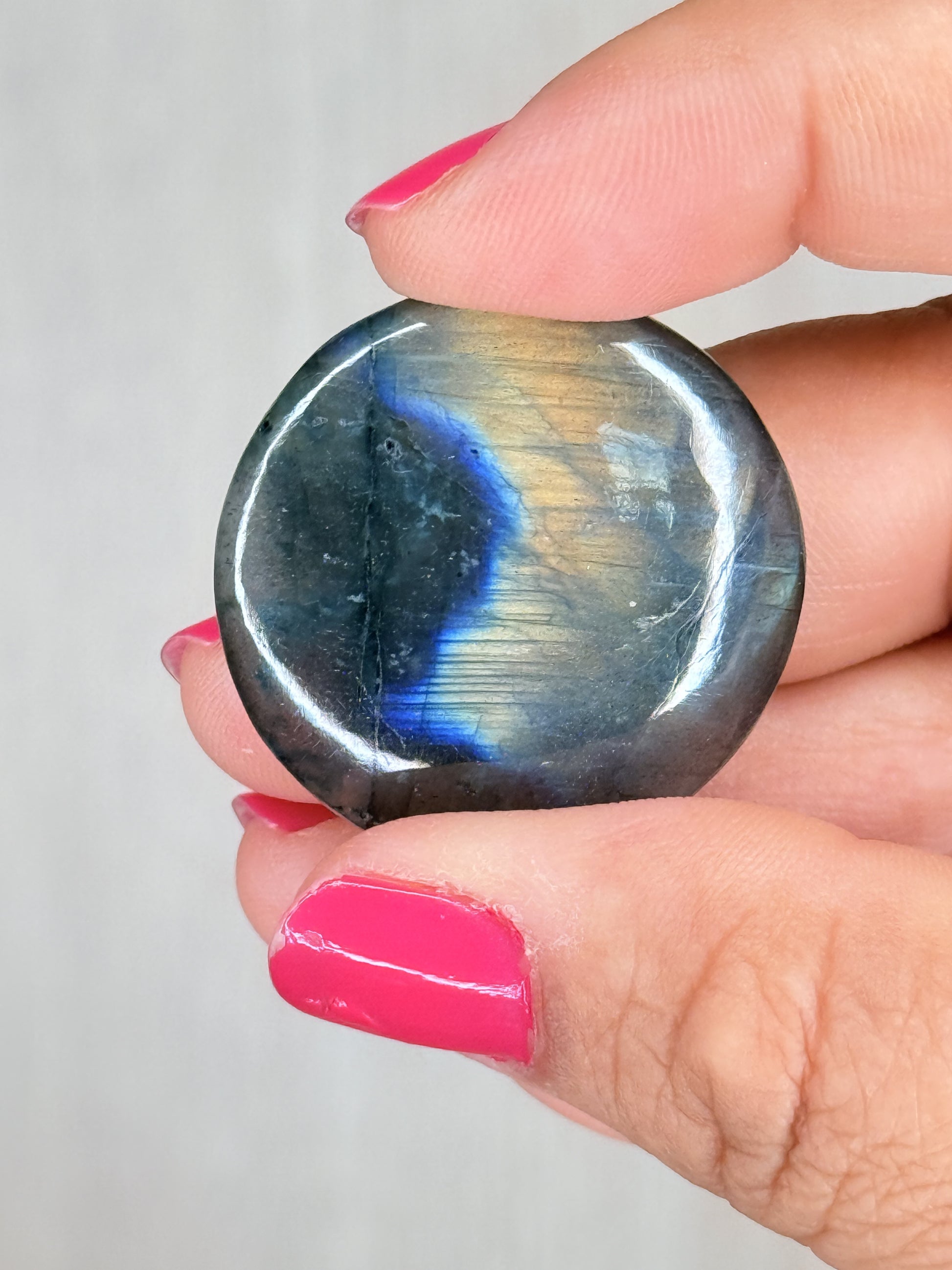 Labradorite Flatstone – Luminous Flash Palm Stone | Handpicked Protection & Intuition Crystal - Auralis Crystals