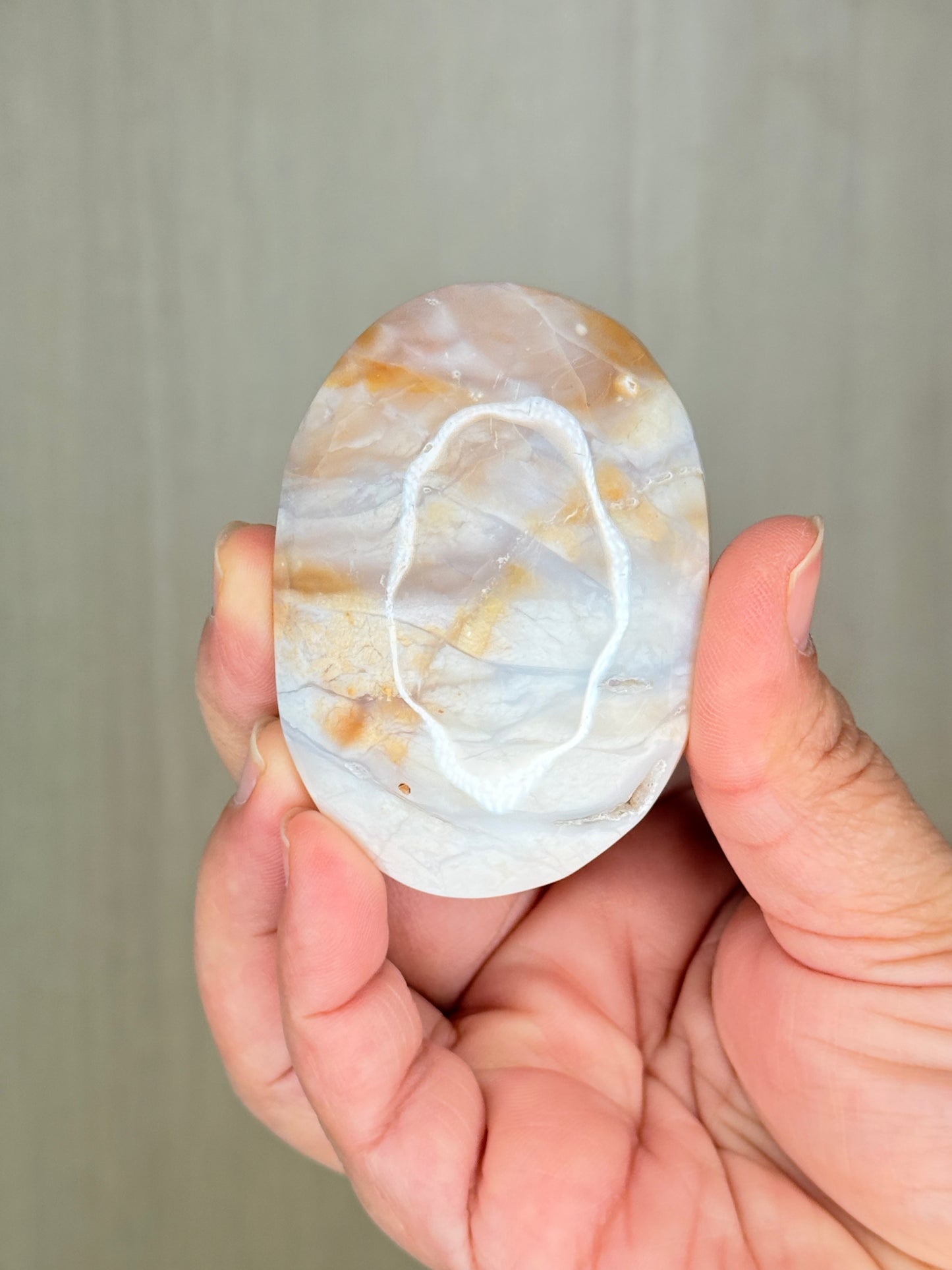 Floating Agate Palm Stone – Mystical Crystal for Balance & Grounding