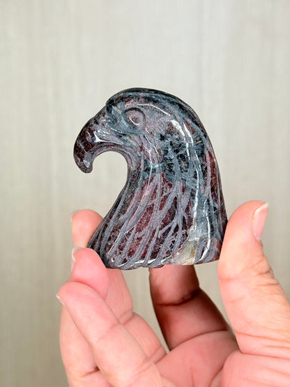 Garnet Eagle Head Carving – Crystal for Strength, Courage & Vital Energy - Auralis Crystals