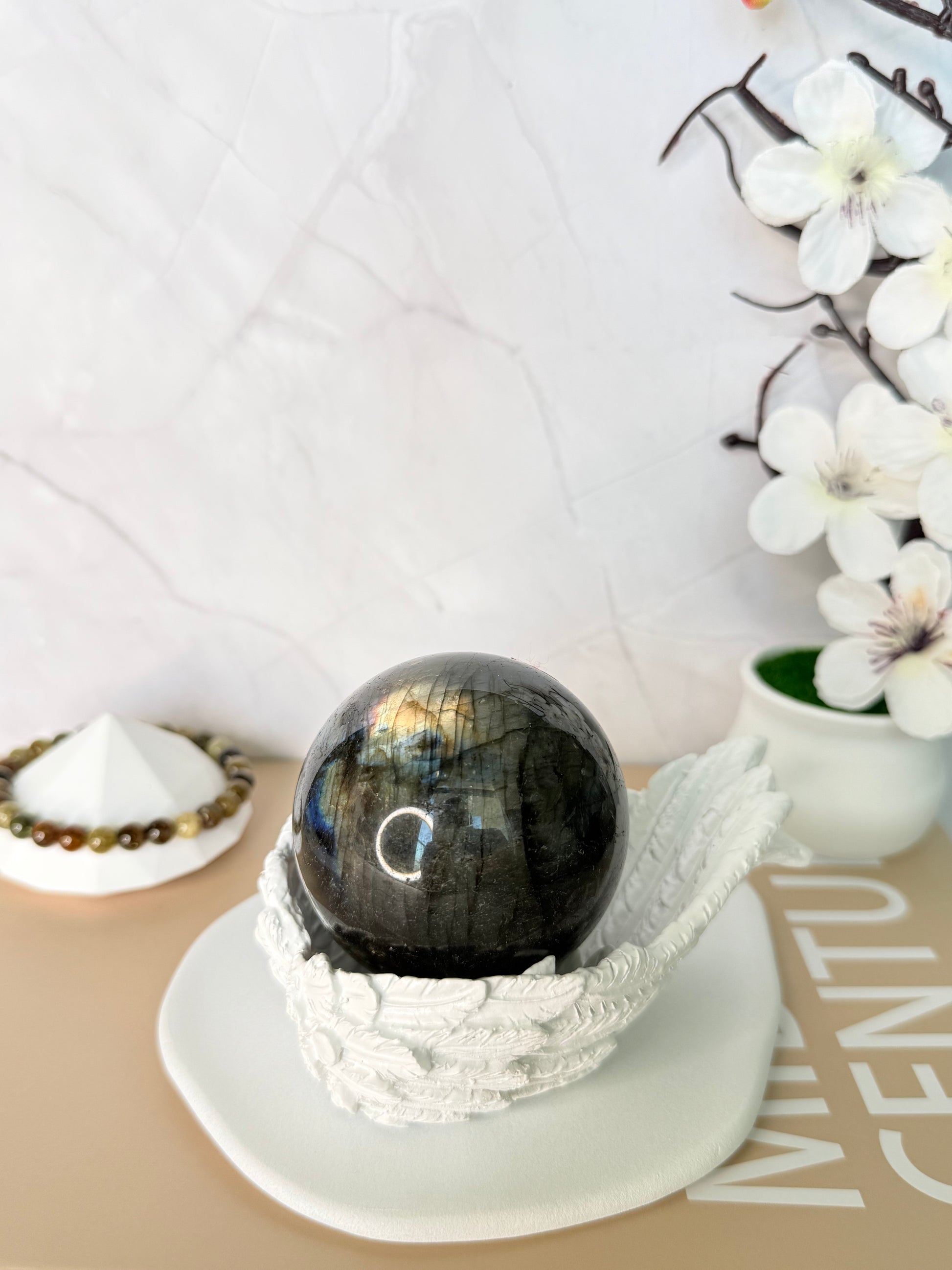 🌌 Labradorite Sphere – A Portal of Light & Transformation - Auralis Crystals