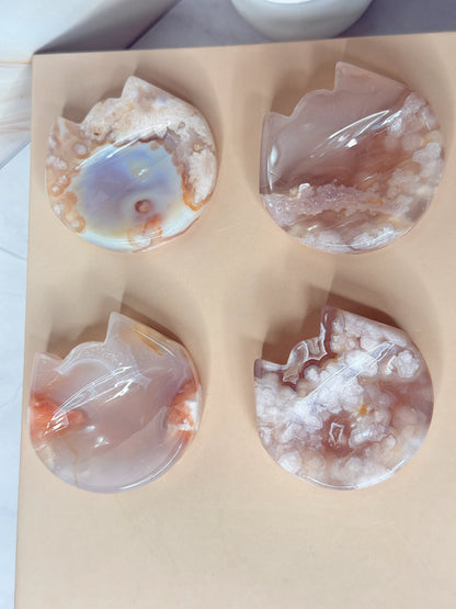 Flower Agate Crystal Cat Dish | Jewelry & Trinket Holder | Heart-Centred Healing Stone